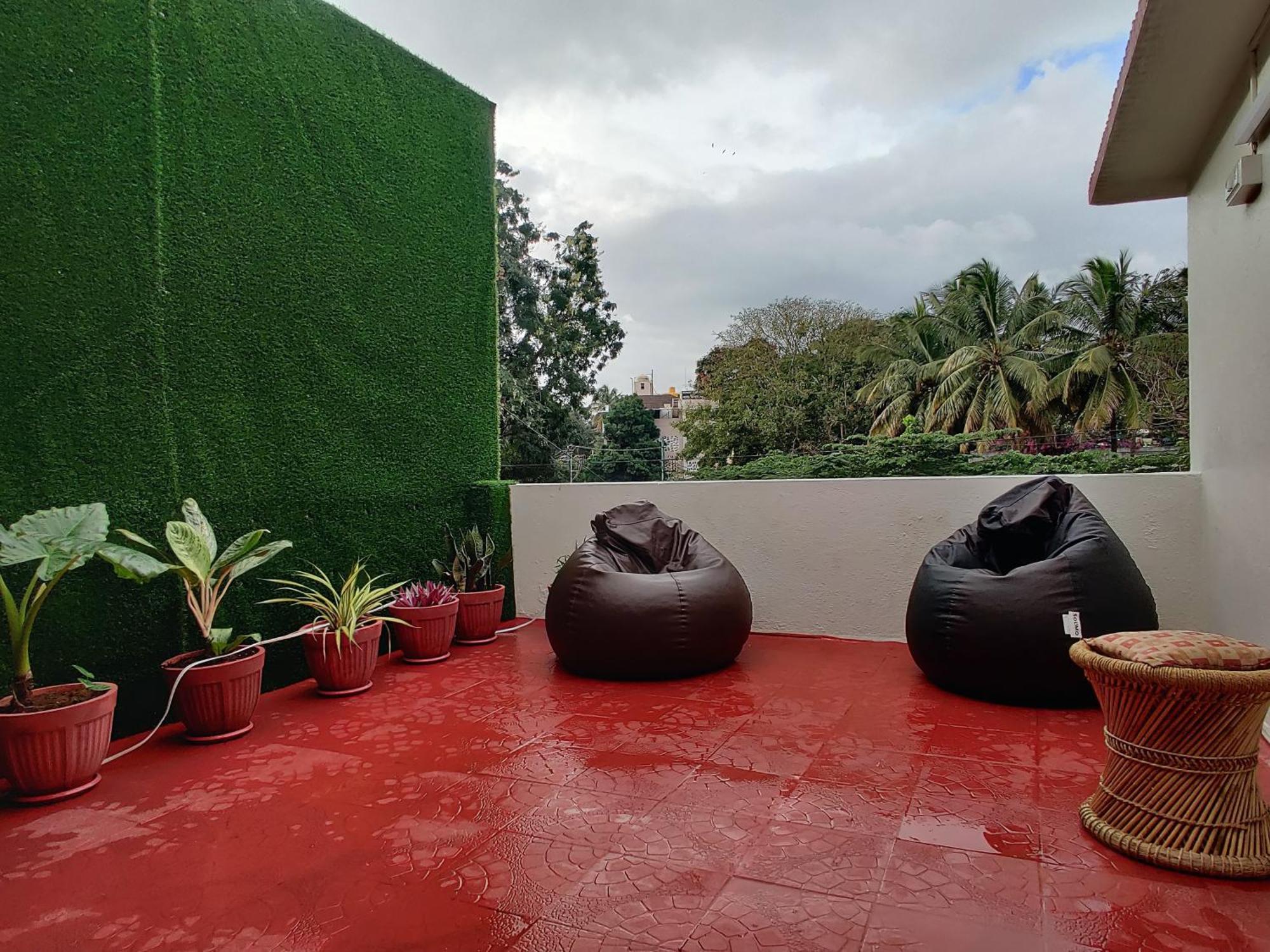 The Rustic Manor - Homestay Bangalore Exterior foto